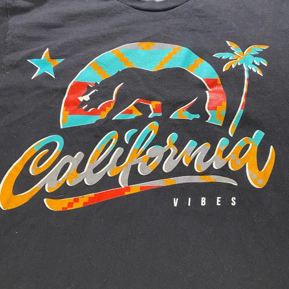 California Republic T-Shirt Men Bear Logo Crewneck Size Small. - Picture 3 of 5